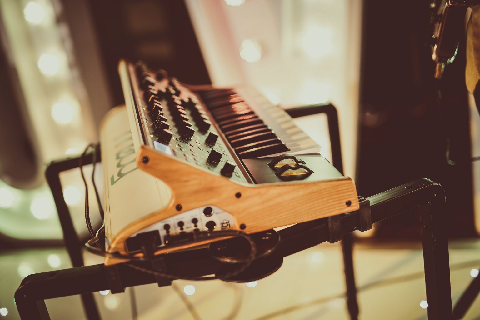 Jak wybrać statyw do keyboardu lub pianina cyfrowego? Poradnik