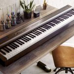 Co lepiej kupić &#8211; pianino cyfrowe stacjonarne, przenośne, a może keyboard? Poradnik dla początkujących