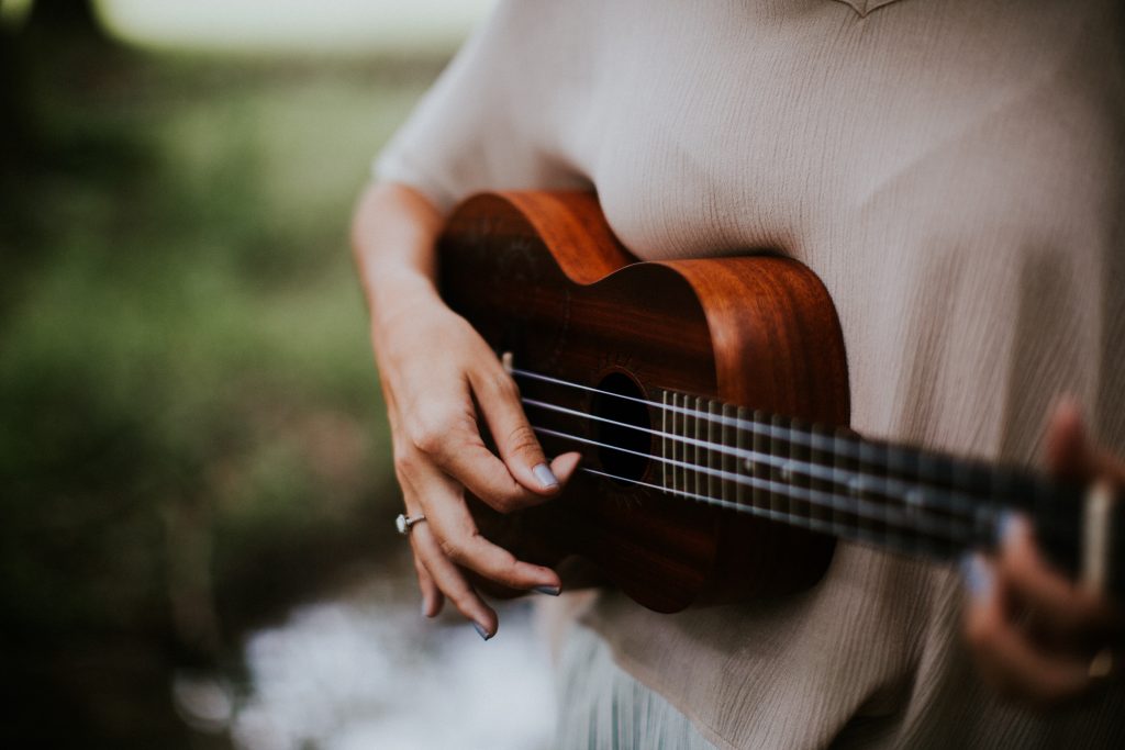 Jak przekonwertować akordy gitarowe na ukulele?