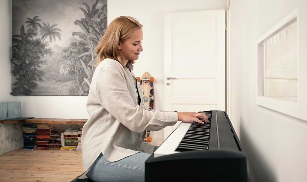Przenośne pianina cyfrowe Kawai ES120