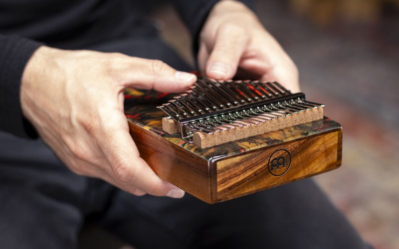 kalimba – jaką wybrać? Meinl KA17LV Sound Hole Designer Lava