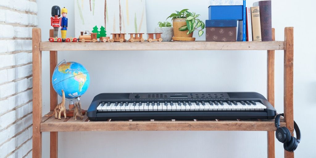 Yamaha PSR E273